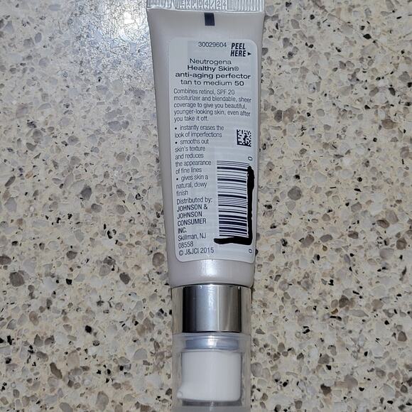 Neutrogena Healthy Skin Anti-Aging Perfector TAN MEDIUM 50 Retinol SPF 20✨️NEW - Picture 3 of 10